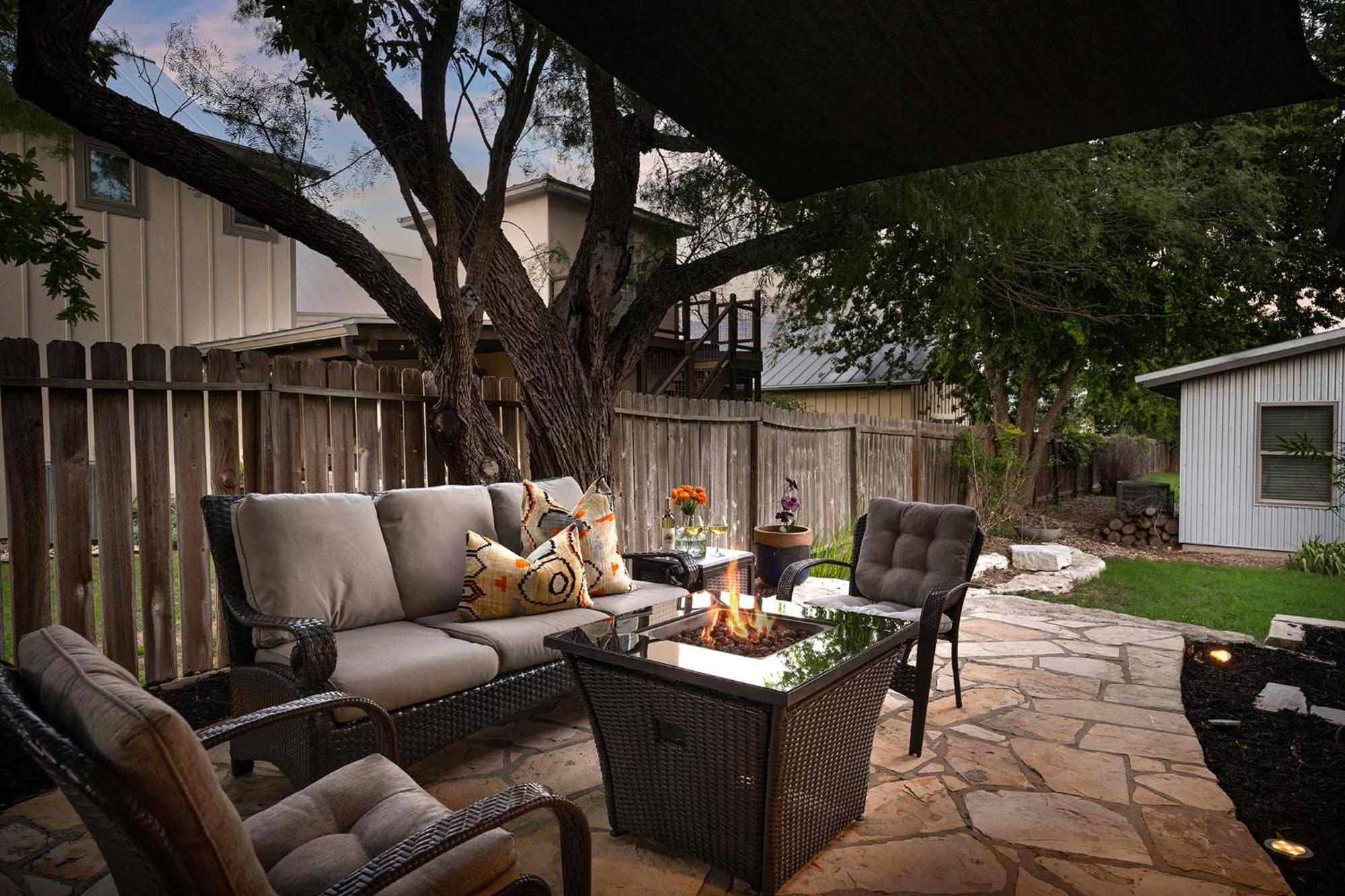 Claret House Full Kitchen And Private Hot Tub Villa Fredericksburg Exteriör bild